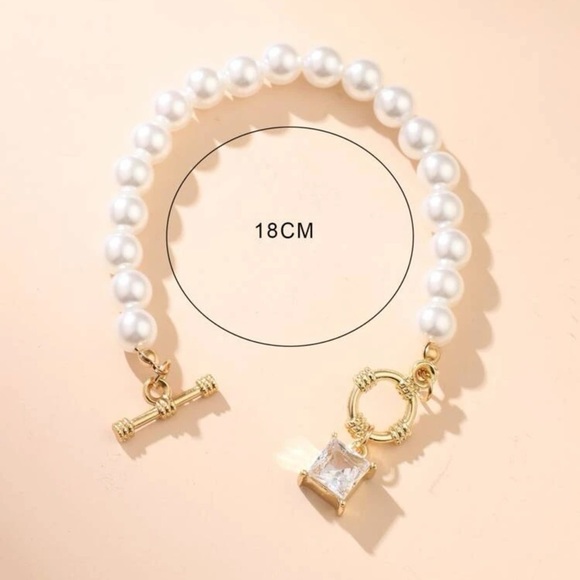 NEW Gorgeous Faux Pearl Beaded Bracelet - Picture 3 of 3